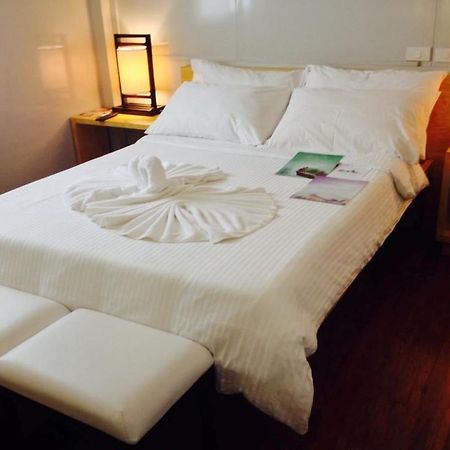Shore Time Hotel - Annex Balabag  Экстерьер фото