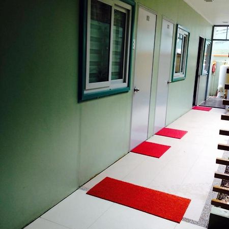 Shore Time Hotel - Annex Balabag  Экстерьер фото