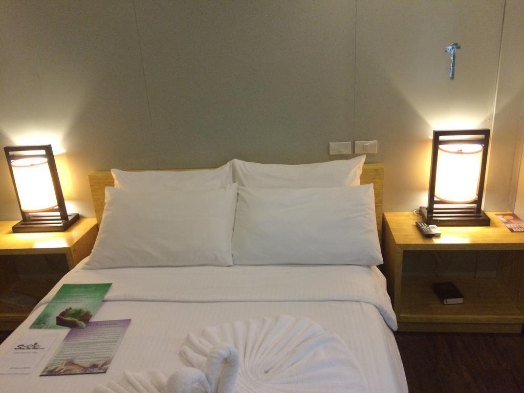 Shore Time Hotel - Annex Balabag  Экстерьер фото