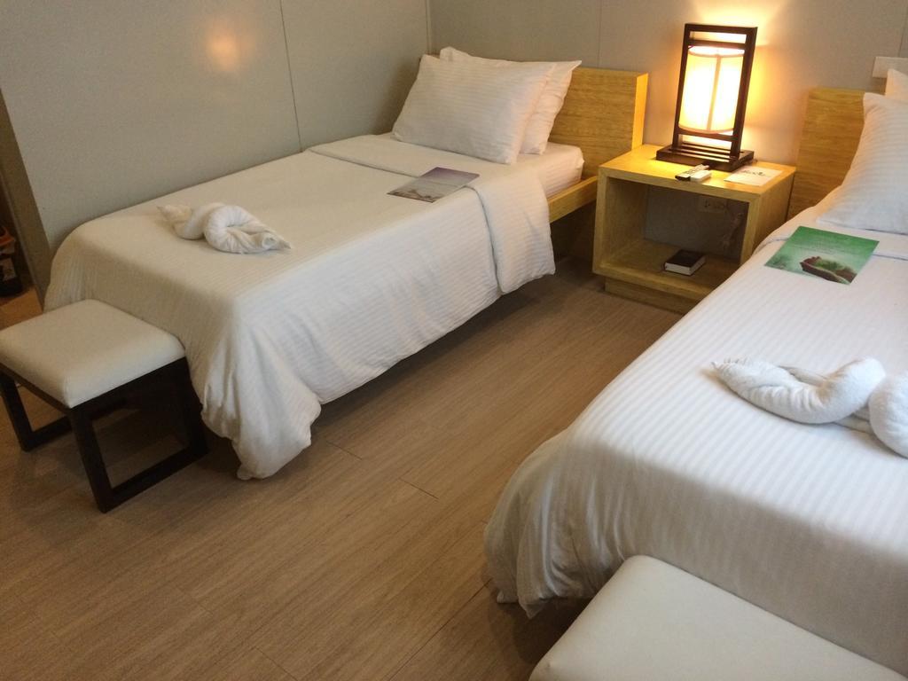 Shore Time Hotel - Annex Balabag  Экстерьер фото