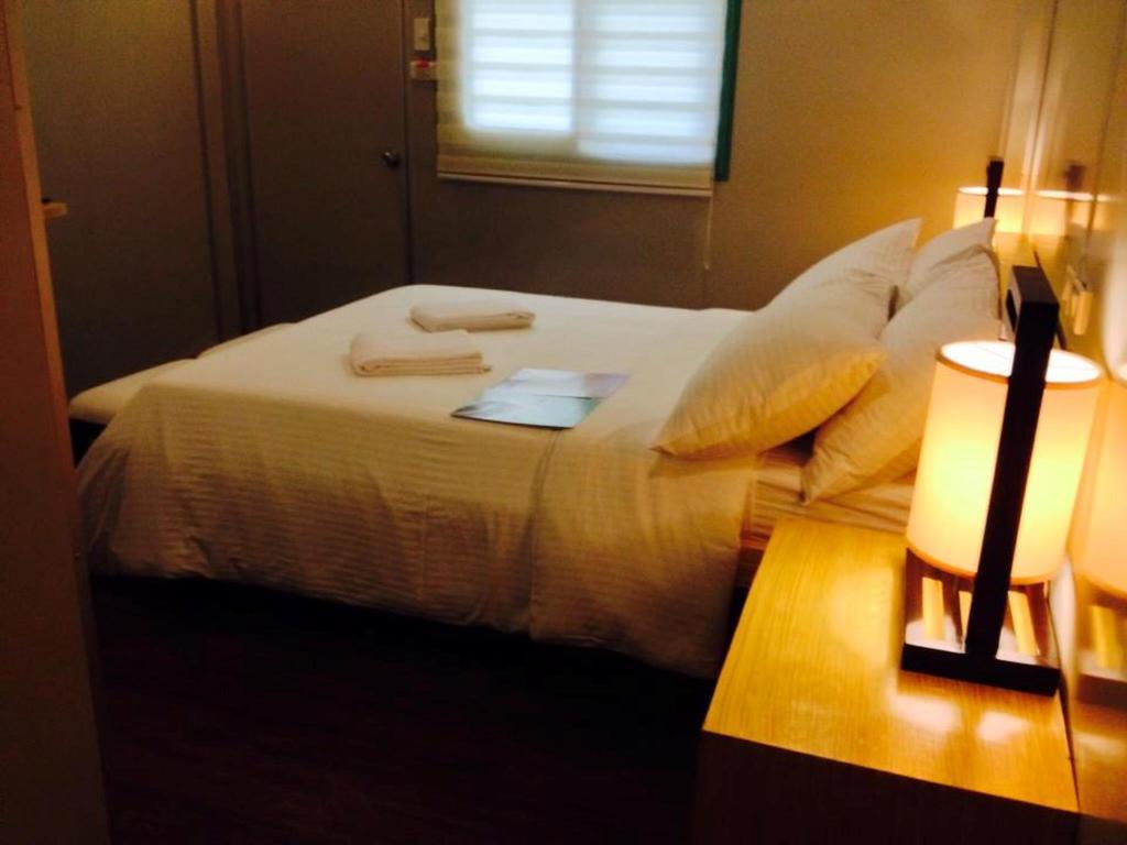 Shore Time Hotel - Annex Balabag  Экстерьер фото