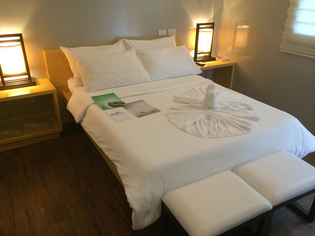 Shore Time Hotel - Annex Balabag  Экстерьер фото