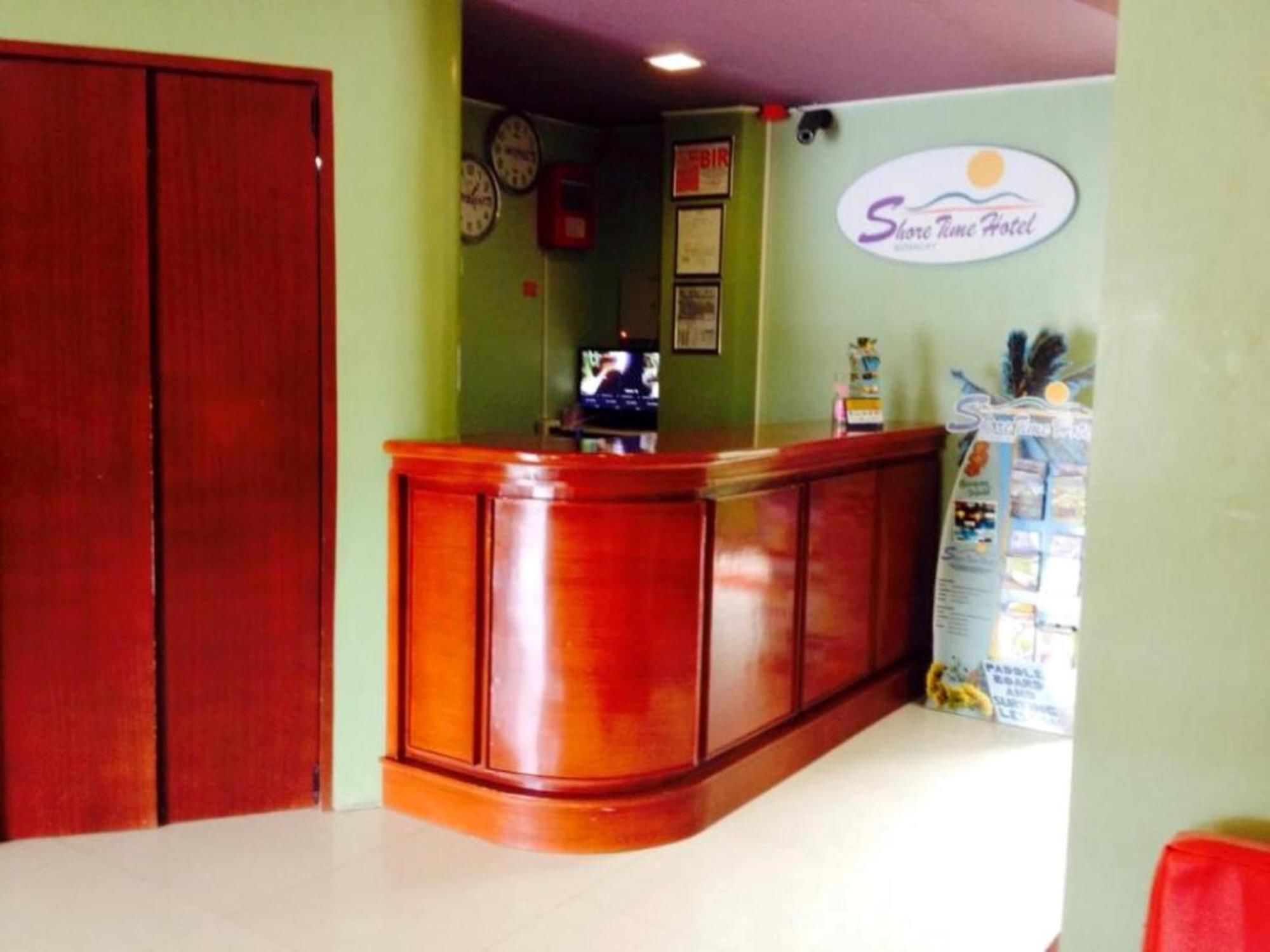 Shore Time Hotel - Annex Balabag  Экстерьер фото