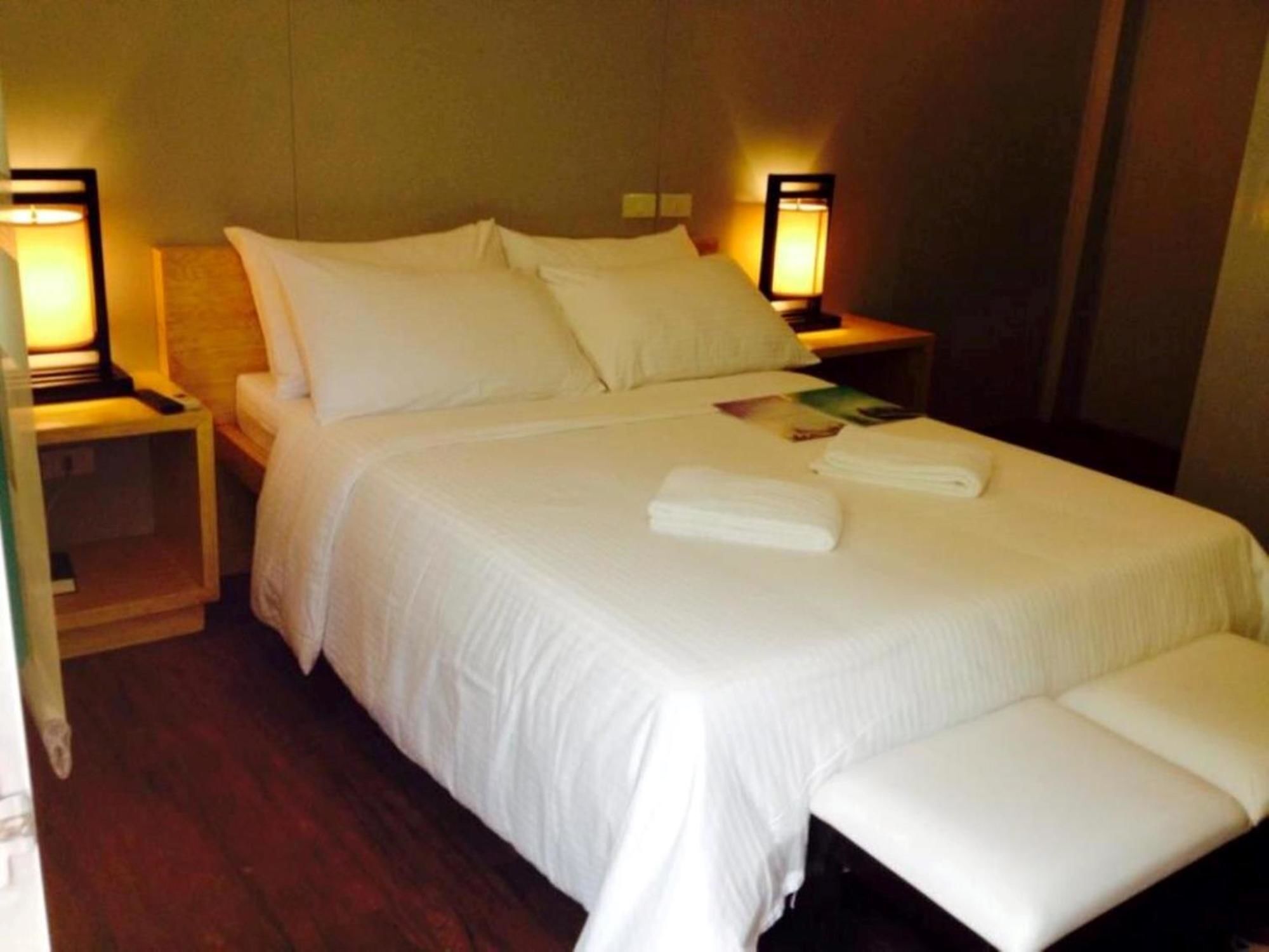 Shore Time Hotel - Annex Balabag  Экстерьер фото